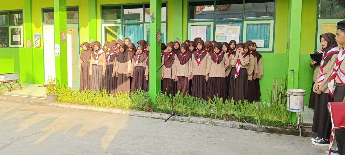 UPACARA MEMPERINGATI HARI ULANG TAHUN PRAMUKA KE-62
